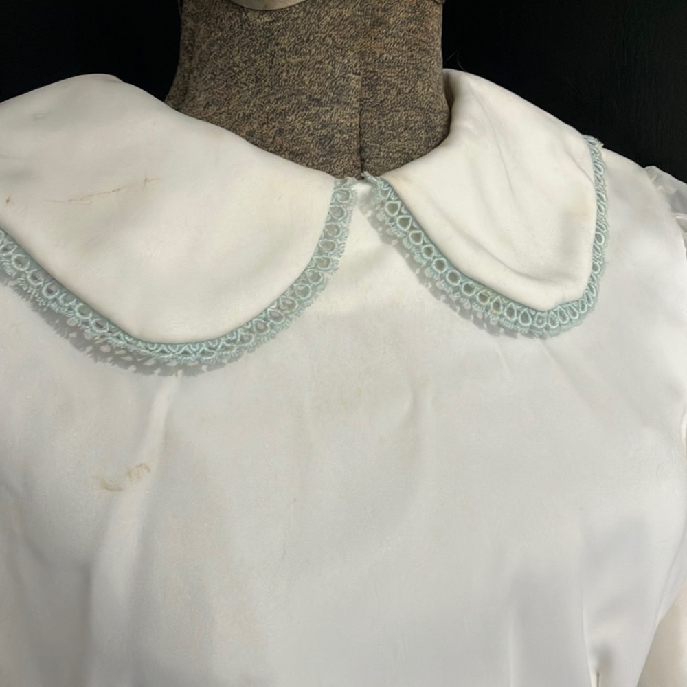 Vintage Handmade 1970s Edwardian Style Wedding Dress with Lace Bow - Picture 4 of 16